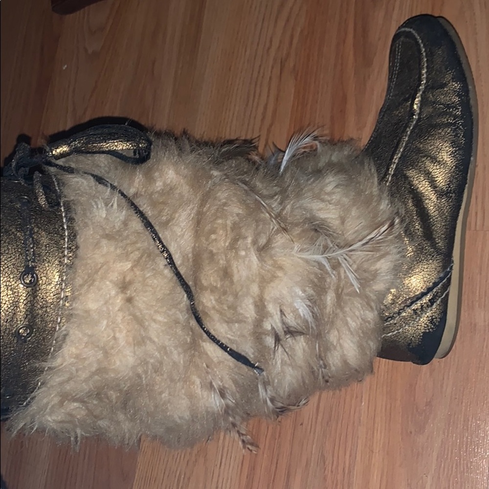 Furry moccasin boots